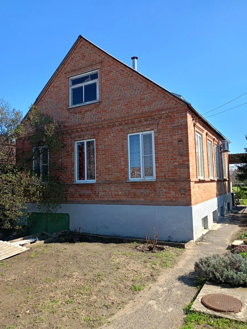 Дом 137кв. м село Приморка улица Садовая