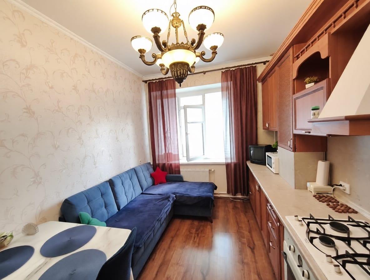 1ком. кв 49кв. м ул Амвросиевская 3