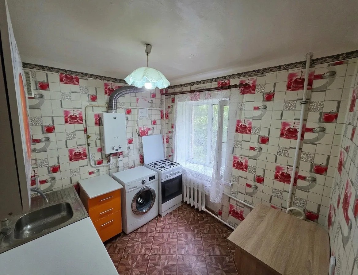 1ком. кв 28кв. м ул Пальмиро Тольятти 34-2